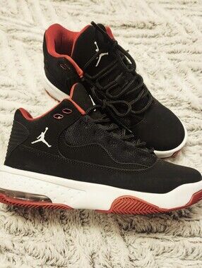 NEW Jordan Max Aura 2
